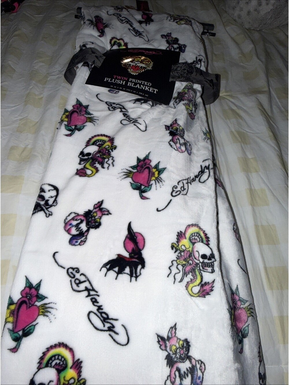 Ed Hardy Twin Plush Blanket Skull Heart Tattoo White 60x90 NWT